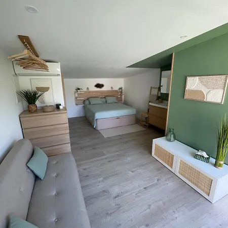 Guest house La De Cleron *